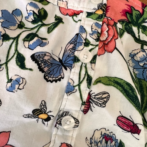 Beautiful top! NWT. 🌺 - Picture 3 of 4